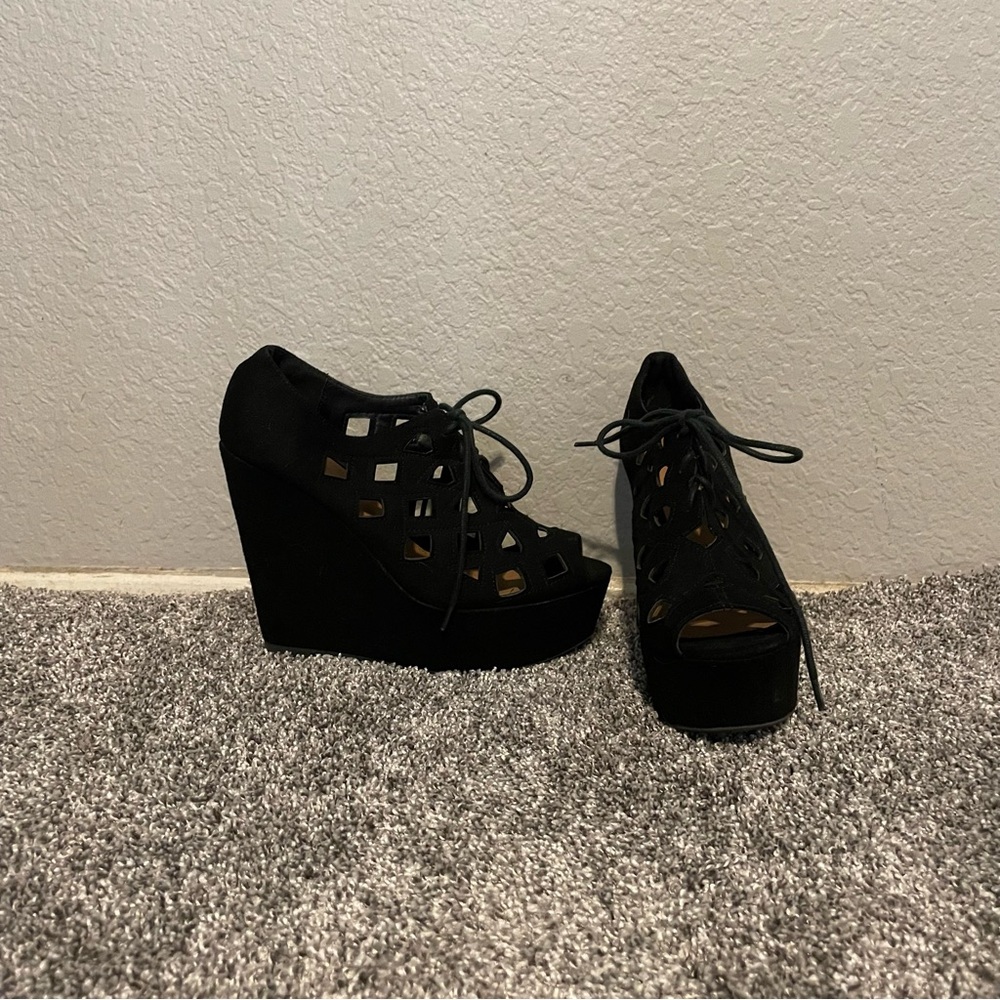 Elegant Black Lace-Up Wedge Sandals